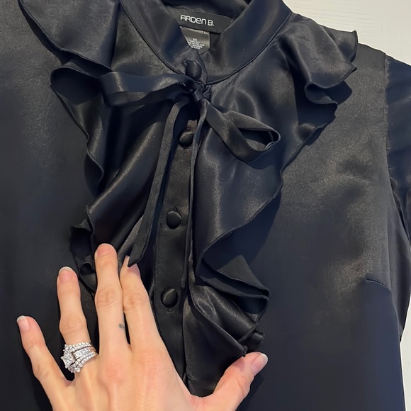 Arden B Silk Sleeveless Ruffle Front Button Down Black Blouse XS Top High Neck - Picture 3 of 8
